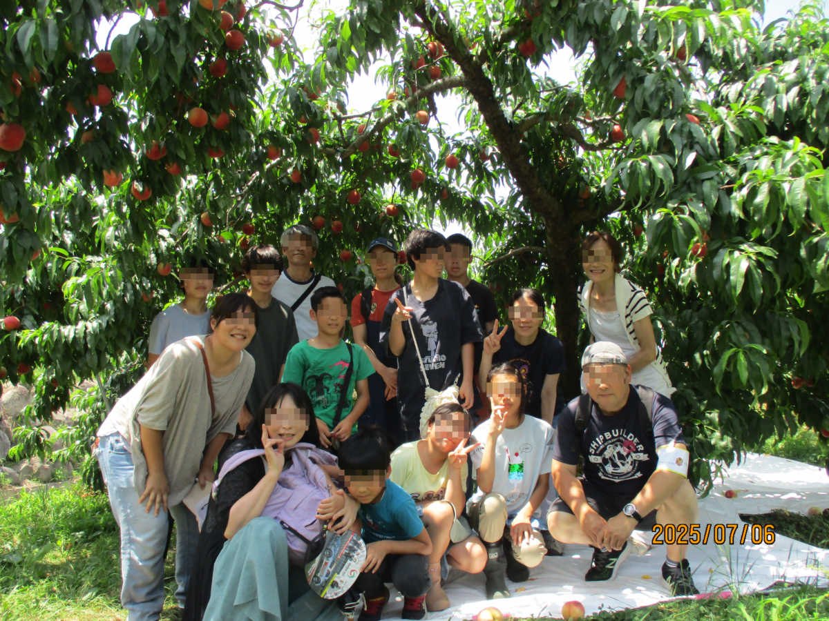 <span class="title">都内在住のY.K.様のご寄付により7/6（日）生徒・保護者３７名が桃の食べ放題にチャレンジしました。</span>